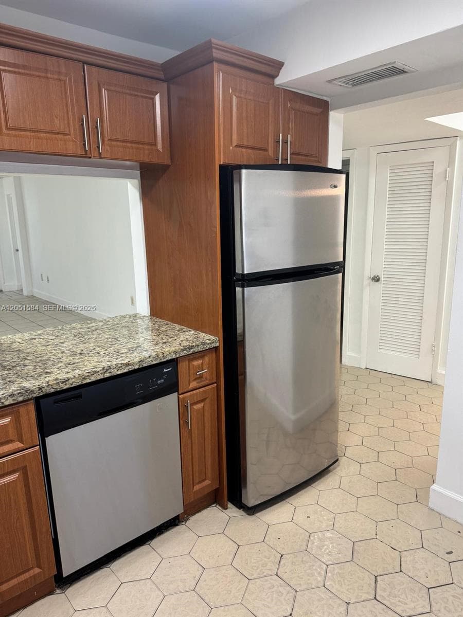 1401 NE 191st St # D108, Miami, FL 33179 photo 9