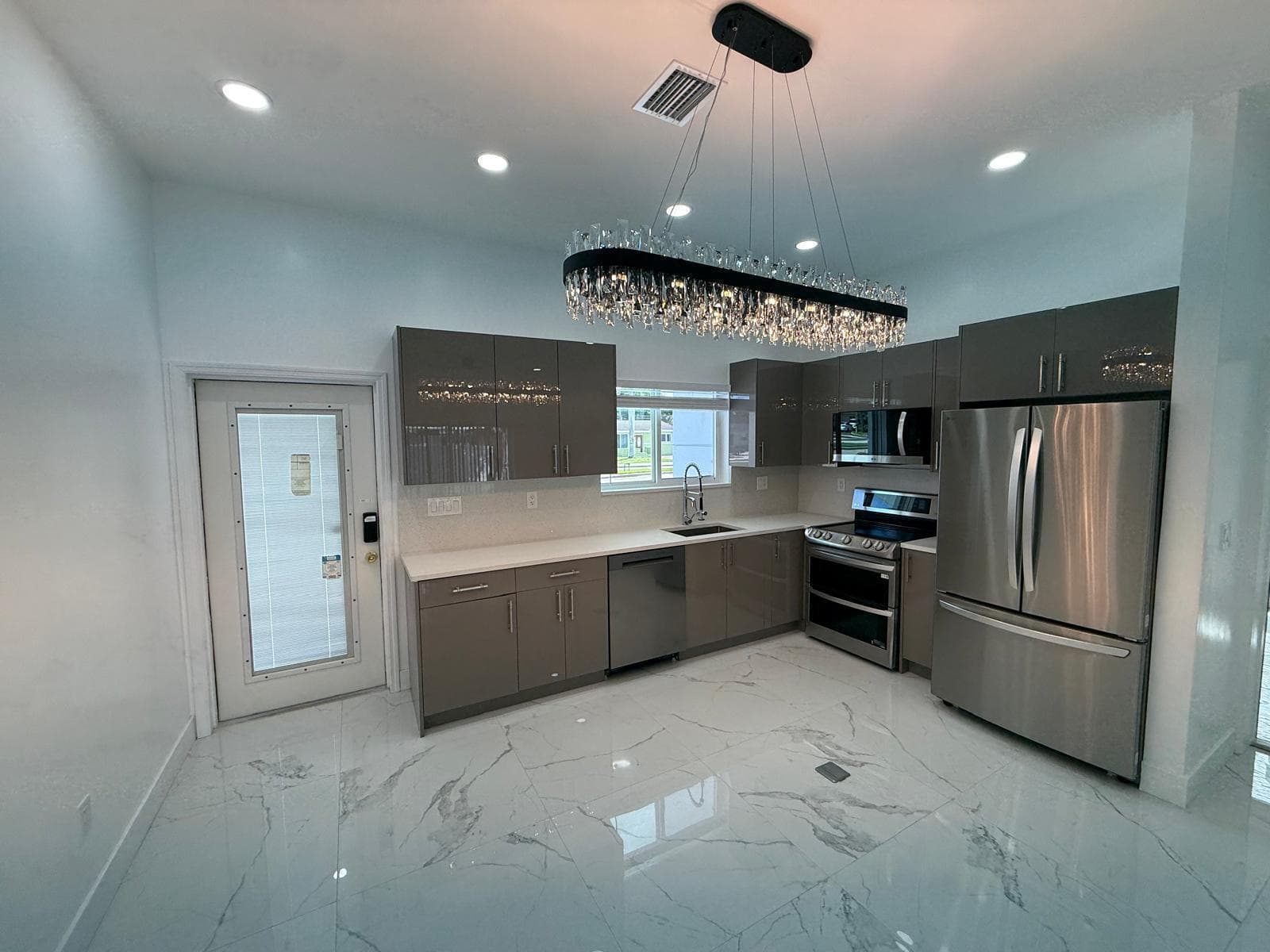 6319 Southgate Boulevard, Margate, FL 33068 photo 2
