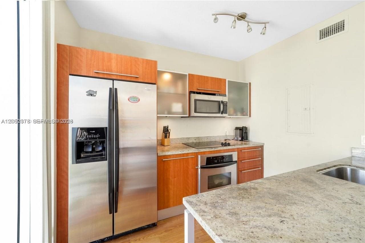 185 SW 7th St # 3100, Miami, FL 33130 photo 6