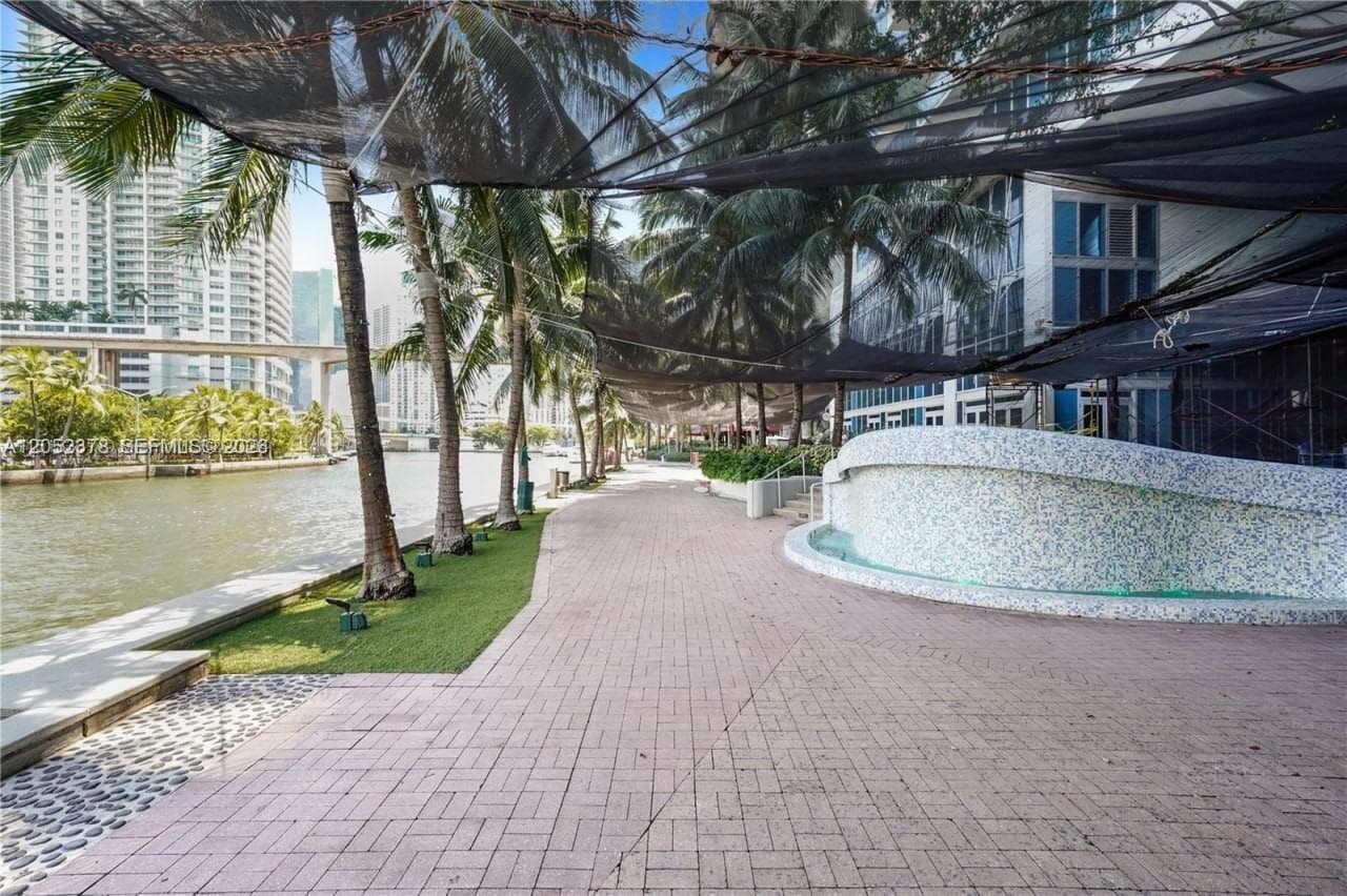 185 SW 7th St # 3100, Miami, FL 33130 photo 11
