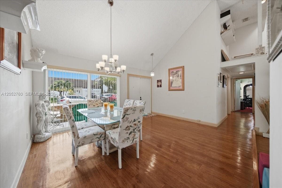 9050 Crescent Dr, Miramar, FL 33025 photo 9
