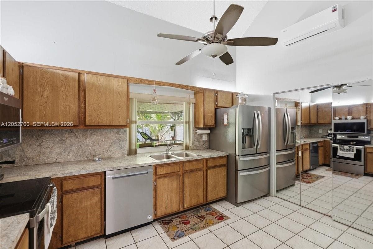 9050 Crescent Dr, Miramar, FL 33025 photo 10