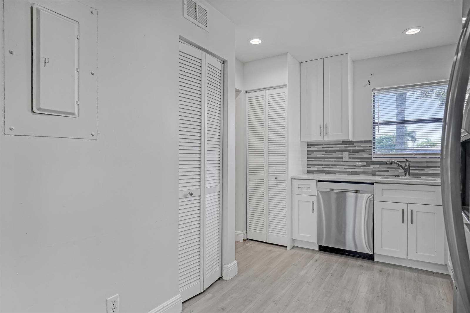 4575 LUCERNE LAKES Boulevard # 103, Lake Worth, FL 33467 photo 6