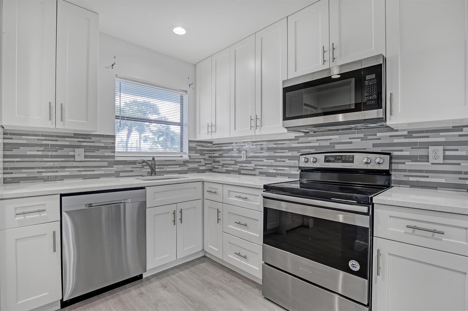 4575 LUCERNE LAKES Boulevard # 103, Lake Worth, FL 33467 photo 7