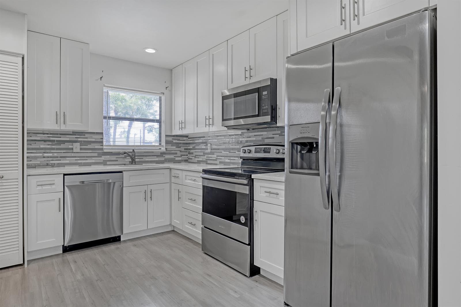 4575 LUCERNE LAKES Boulevard # 103, Lake Worth, FL 33467 photo 8