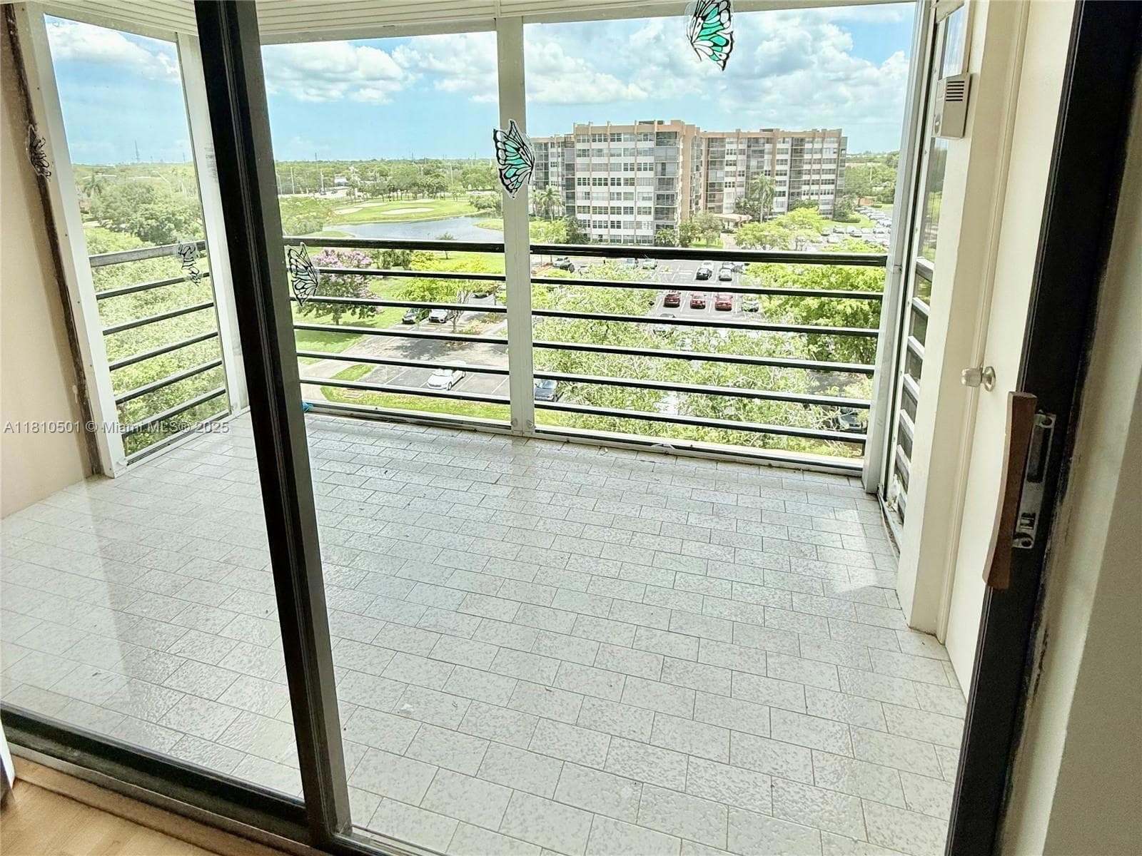 1300 SAINT CHARLES Place # 706, Pembroke Pines, FL 33026 photo 8