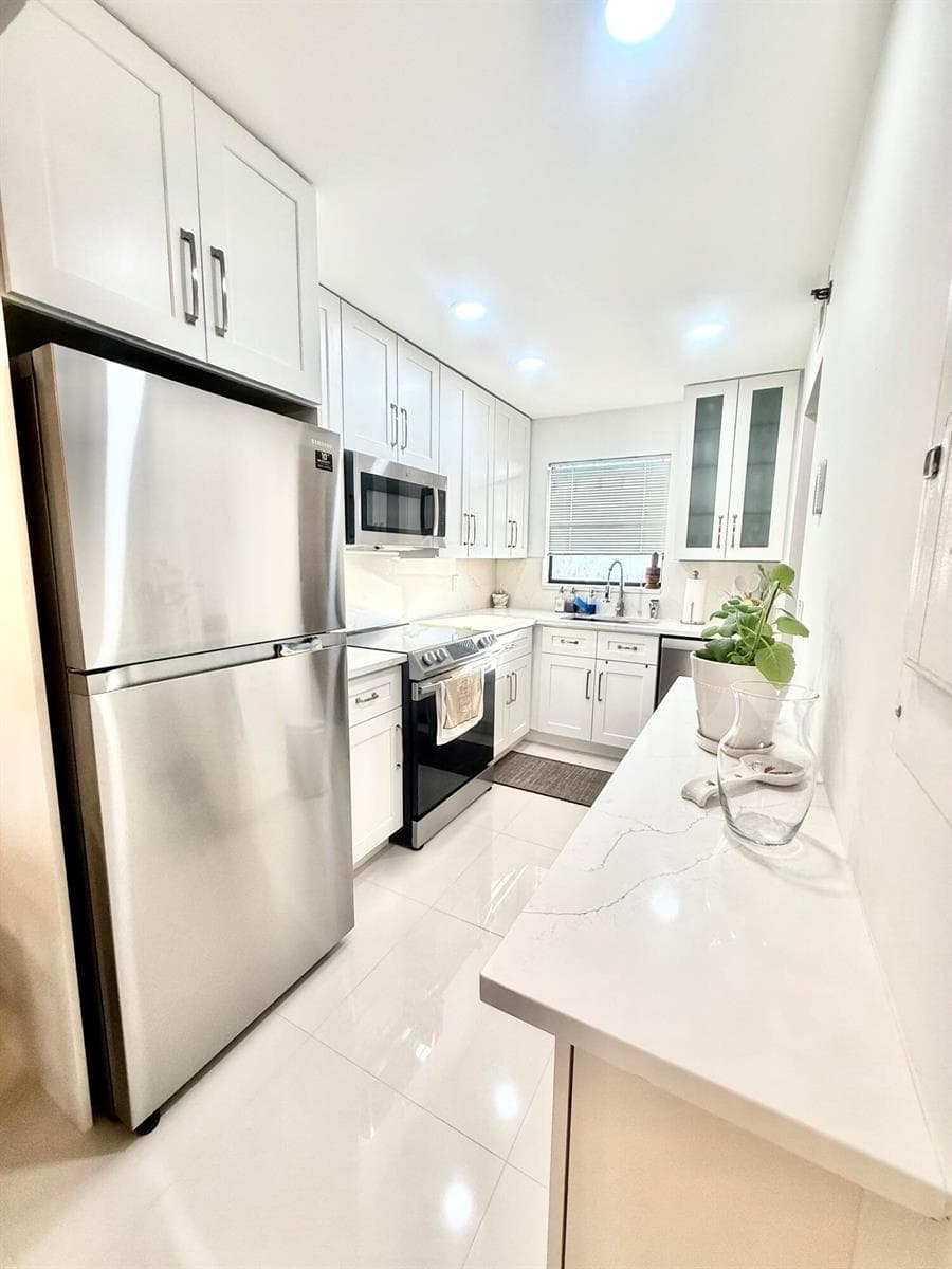 4640 LUCERNE LAKES Boulevard W # 402, Lake Worth, FL 33467 photo 11