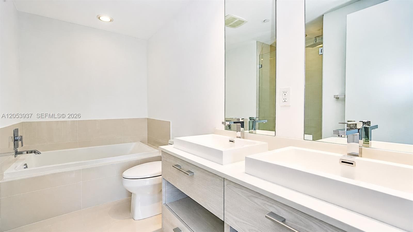 45 SW 9th St # 3303, Miami, FL 33130 photo 9