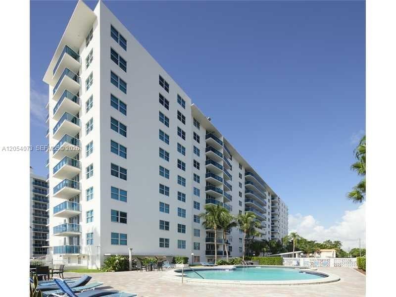 7501 E Treasure Dr # 8C, North Bay Village, FL 33141 photo 12