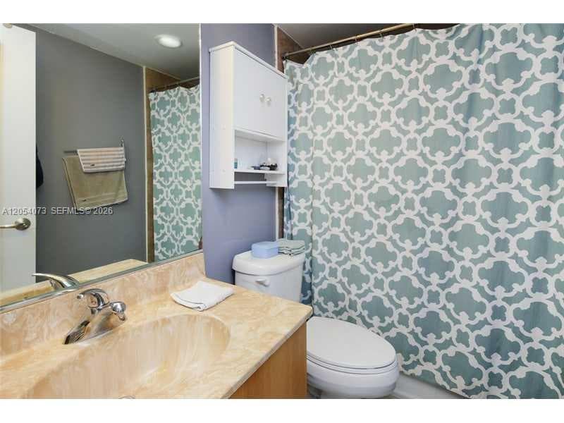 7501 E Treasure Dr # 8C, North Bay Village, FL 33141 photo 9
