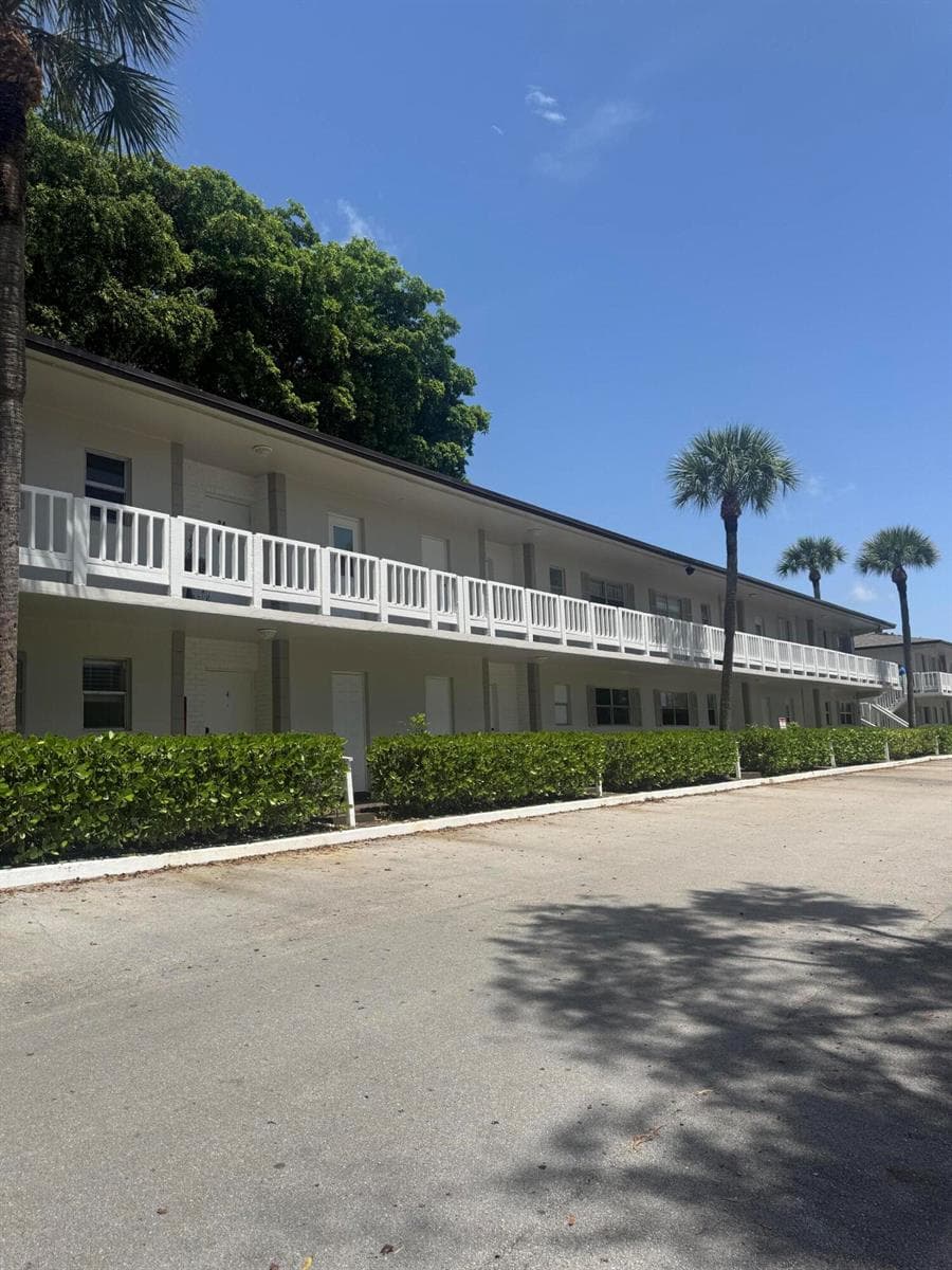 610 SE 2nd Avenue # L27, Deerfield Beach, FL 33441 photo 3