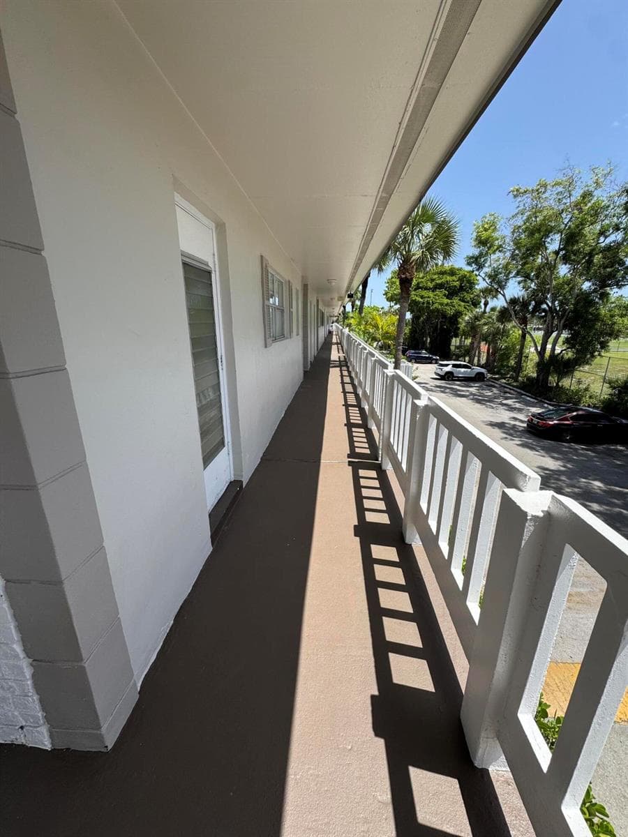 610 SE 2nd Avenue # L27, Deerfield Beach, FL 33441 photo 5