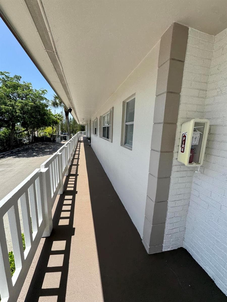 610 SE 2nd Avenue # L27, Deerfield Beach, FL 33441 photo 4