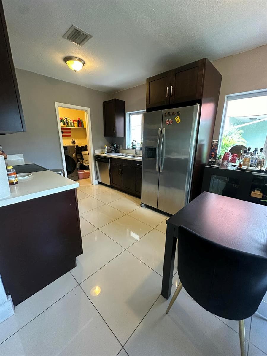 11150 Peachtree Drive, Miami, FL 33161 photo 6