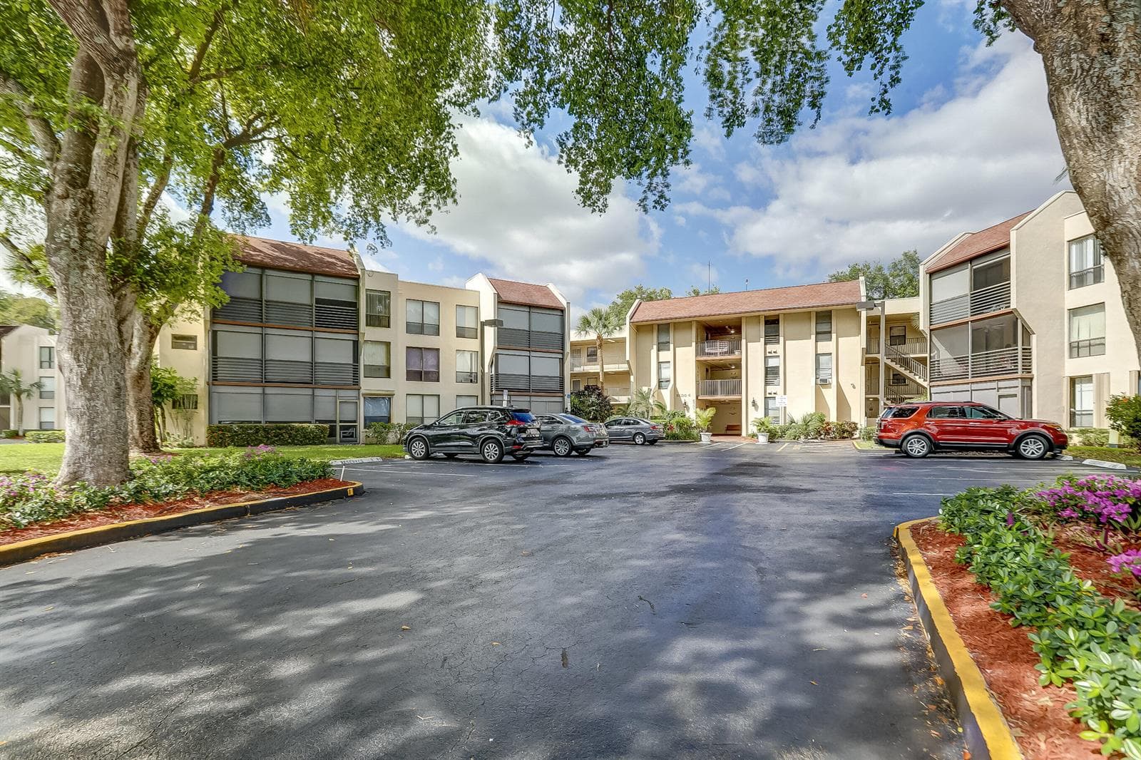 6751 N UNIVERSITY Drive # 302, Tamarac, FL 33321 photo 3