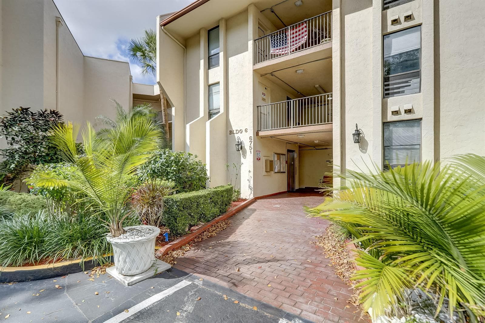 6751 N UNIVERSITY Drive # 302, Tamarac, FL 33321 photo 4