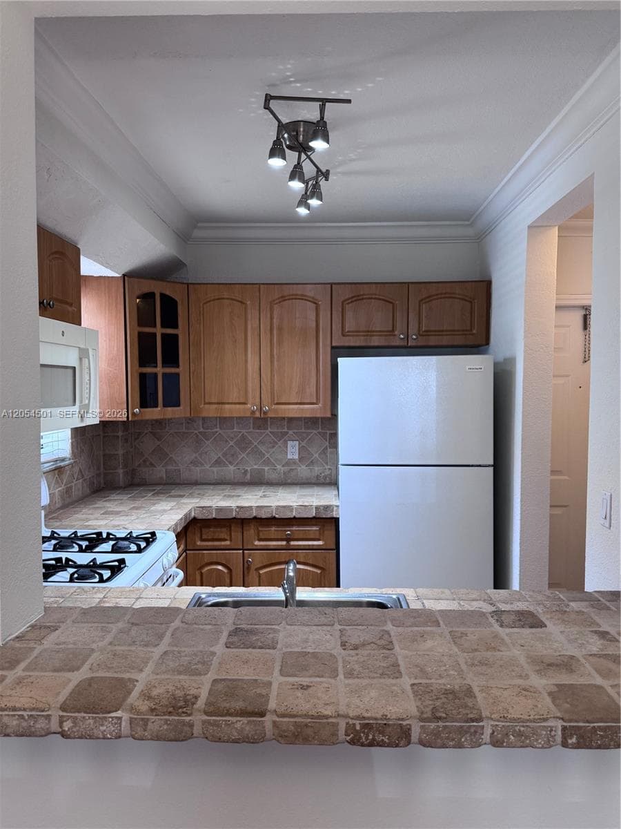 6705 N Kendall Dr # 301, Pinecrest, FL 33156 photo 7
