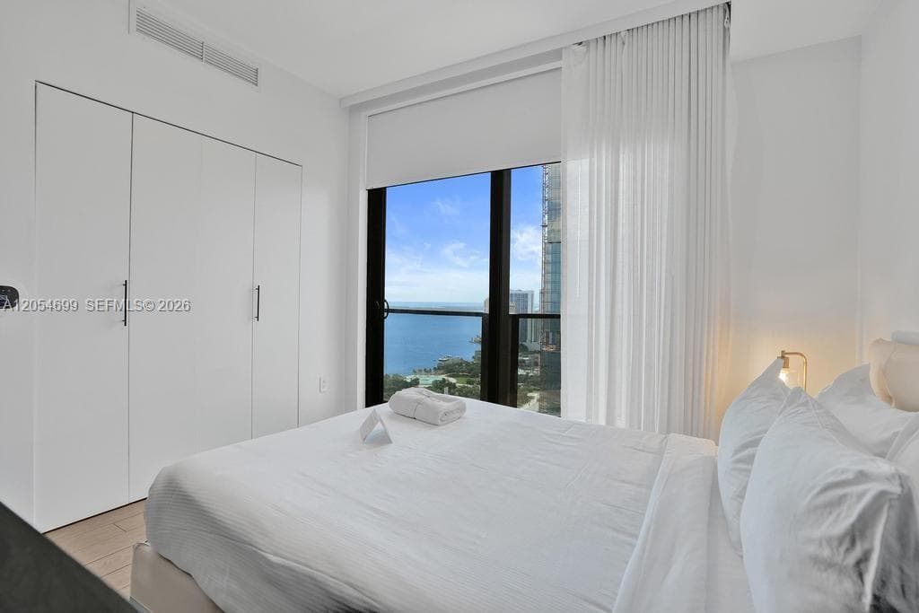398 NE 5th St # 3013, Miami, FL 33132 photo 13