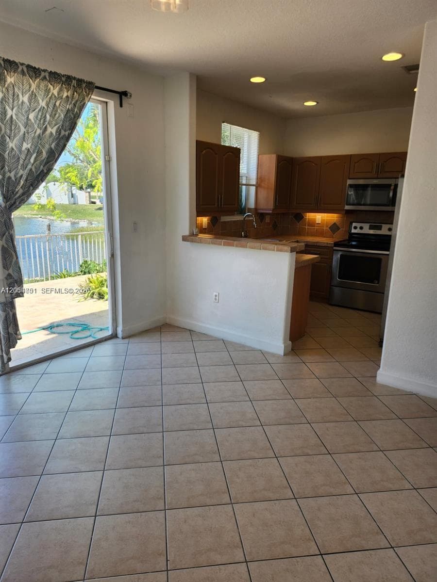 11425 NW 76th Ter, Doral, FL 33178 photo 11