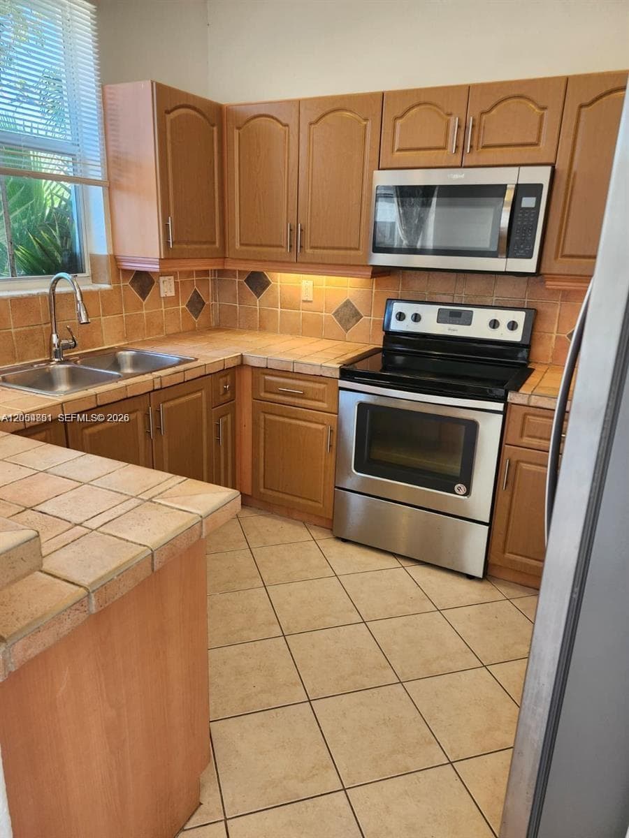 11425 NW 76th Ter, Doral, FL 33178 photo 8