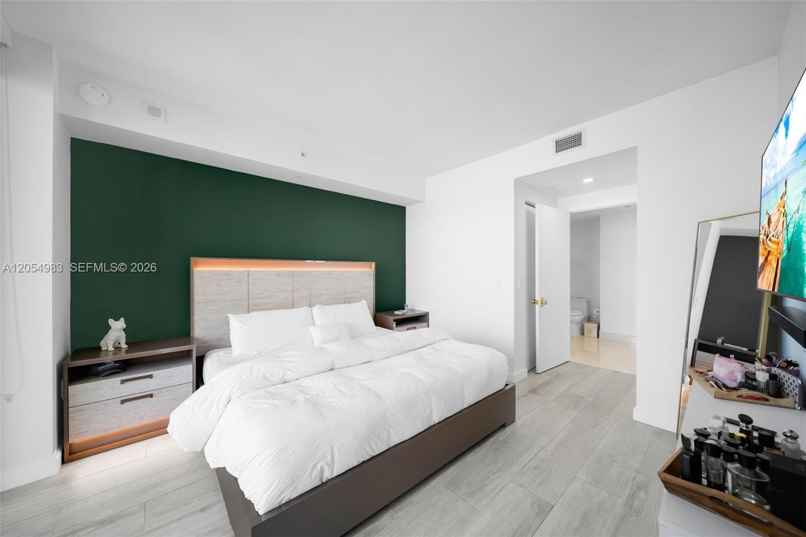 45 SW 9th St # 3909, Miami, FL 33130 photo 13