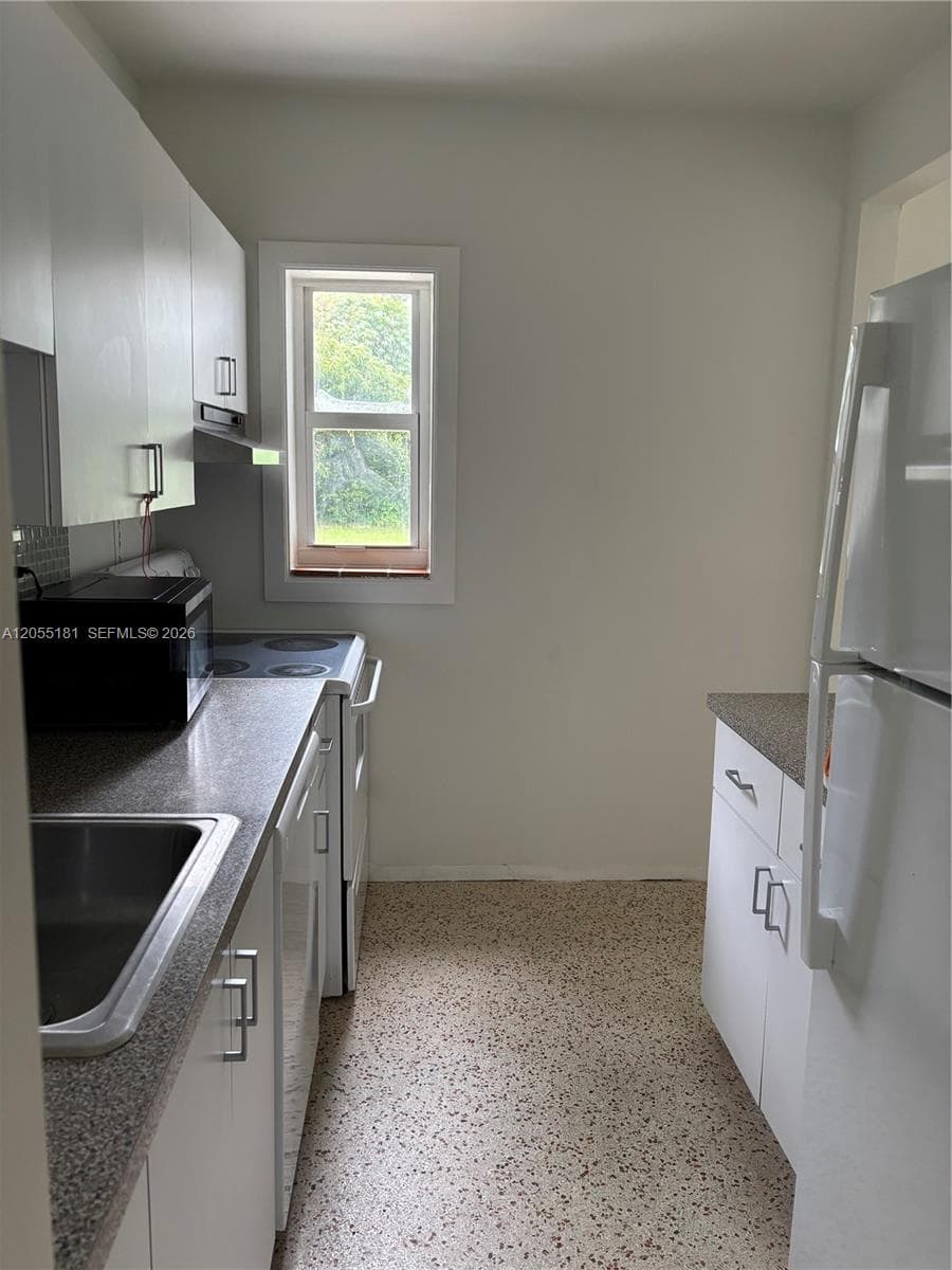 6410 SW 63rd Ct # ., South Miami, FL 33143 photo 7