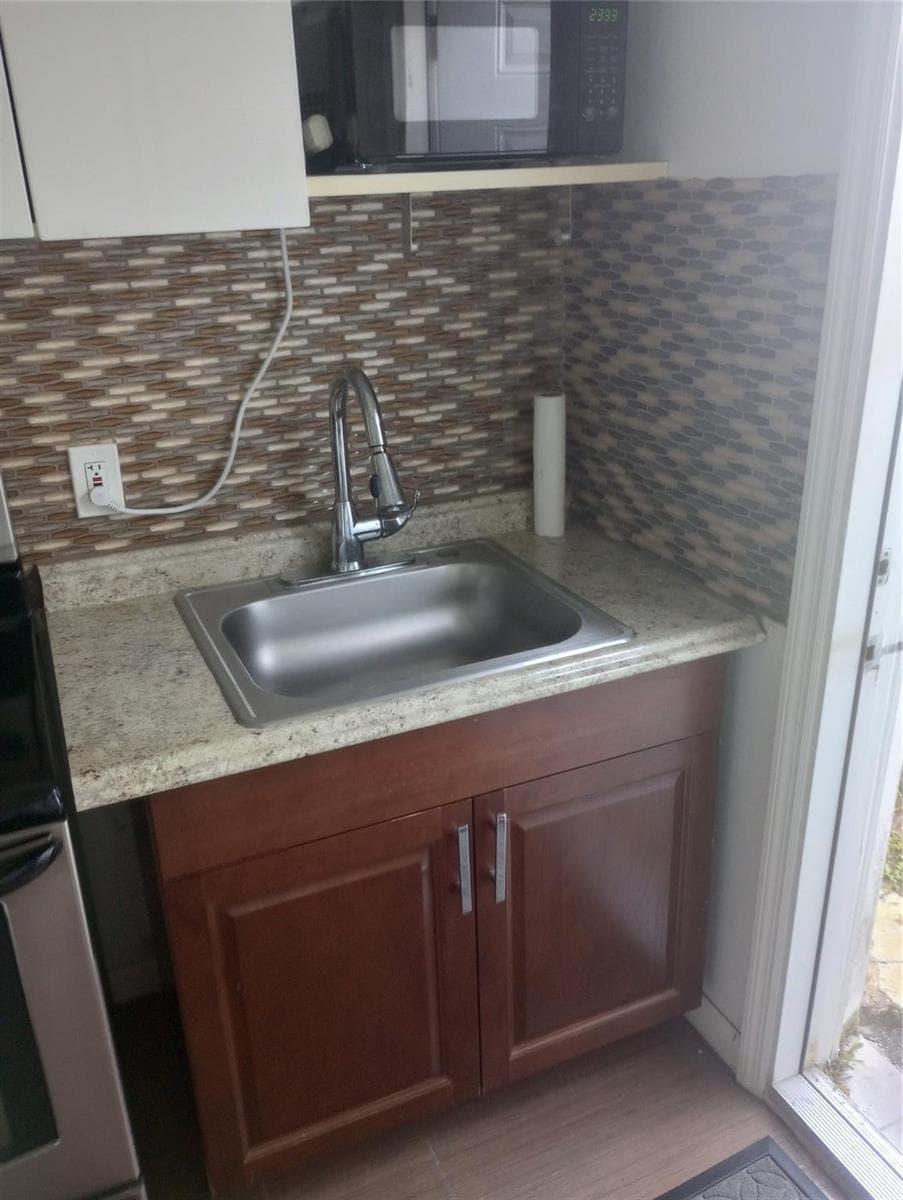 3413 NASSAU Drive, Miramar, FL 33023 photo 6