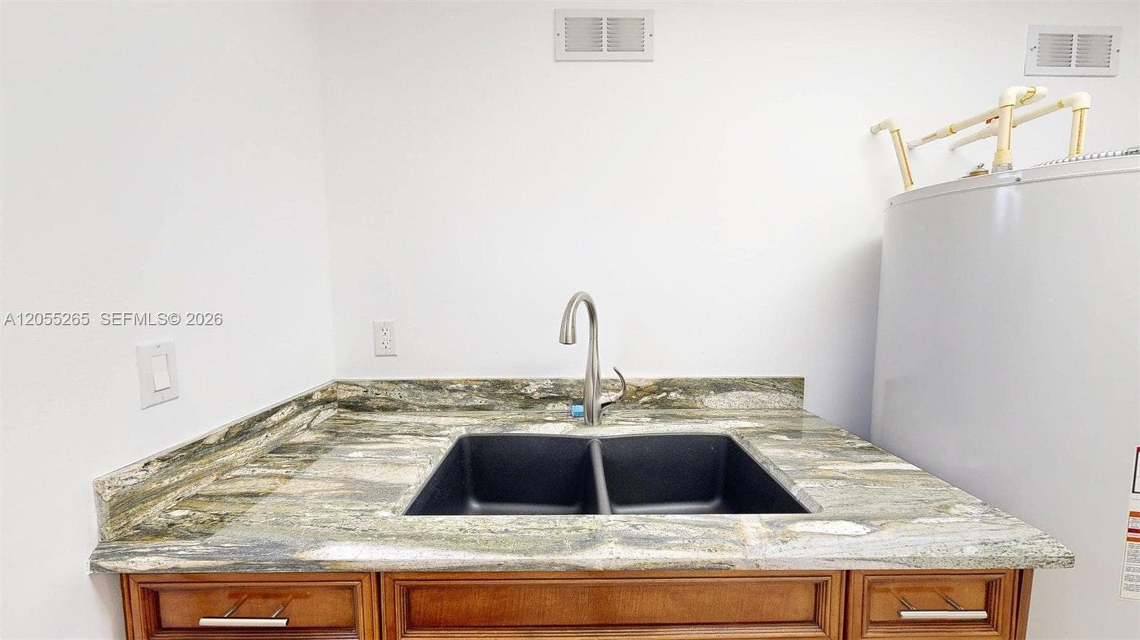 6265 W 10th Ave, Hialeah, FL 33012 photo 10