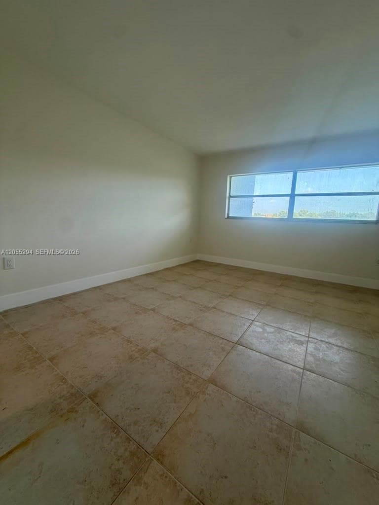 9351 Fontainebleau Blvd # B112, Miami, FL 33172 photo 9