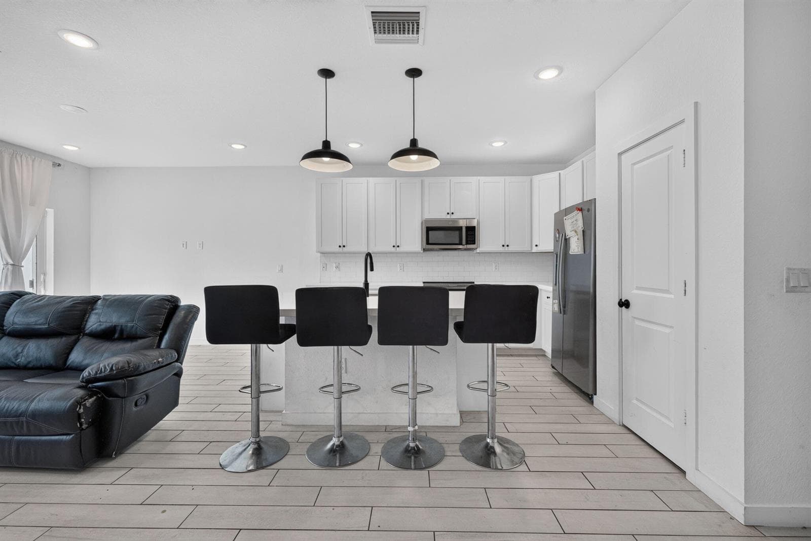 608 NE WATERS EDGE Lane, Port St. Lucie, FL 34983 photo 8