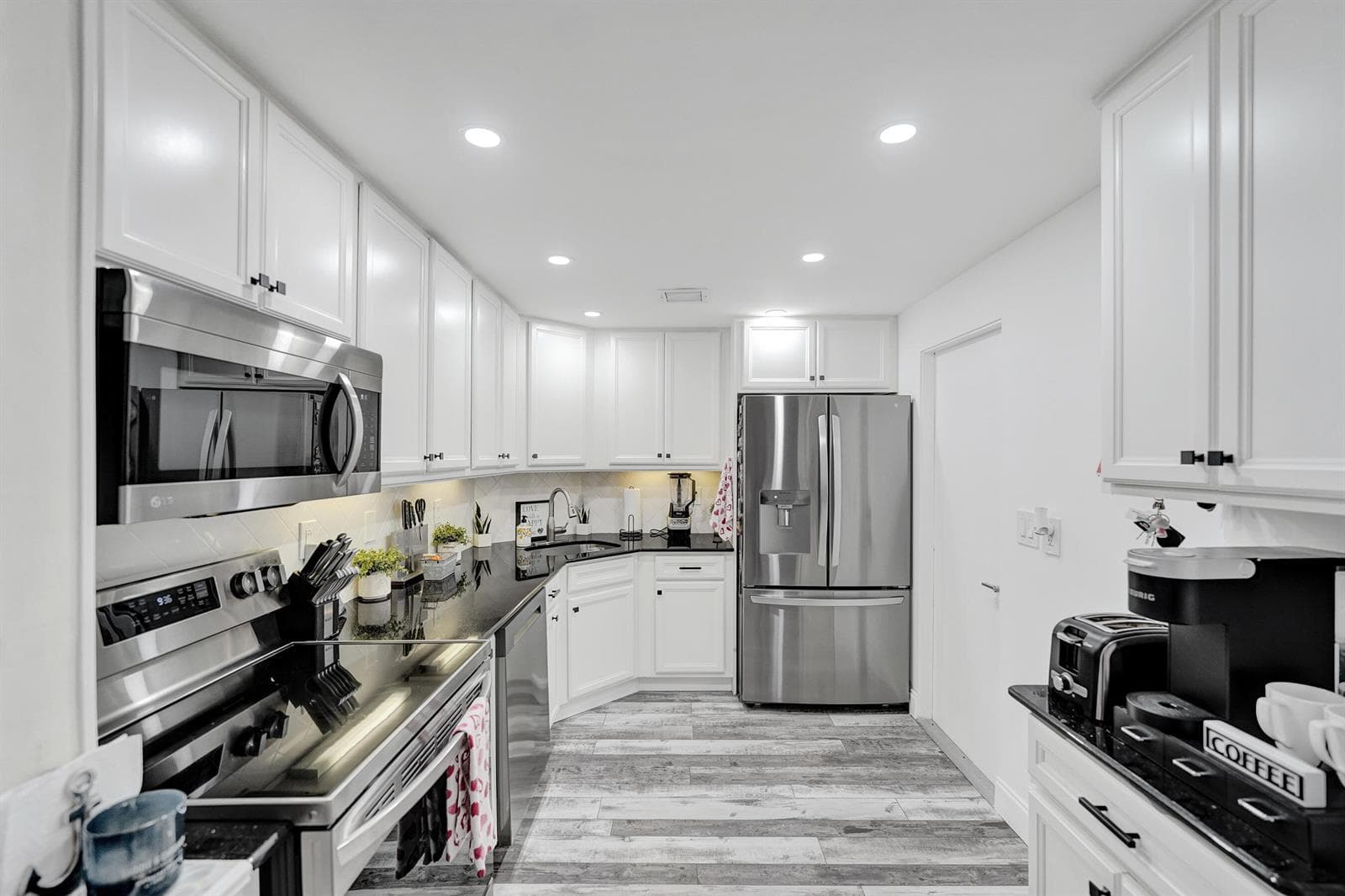 1930 NE 2ND Avenue # 216L, Wilton Manors, FL 33305 photo 8