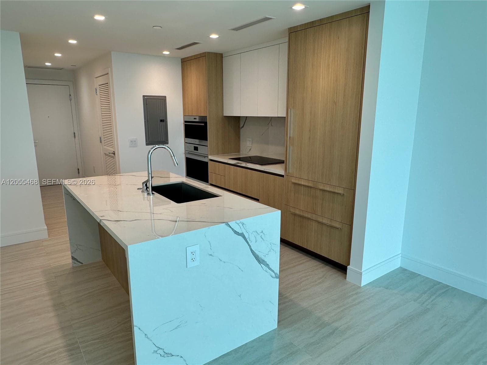 2411 Laguna Cir # 1407, North Miami, FL 33181 photo 12