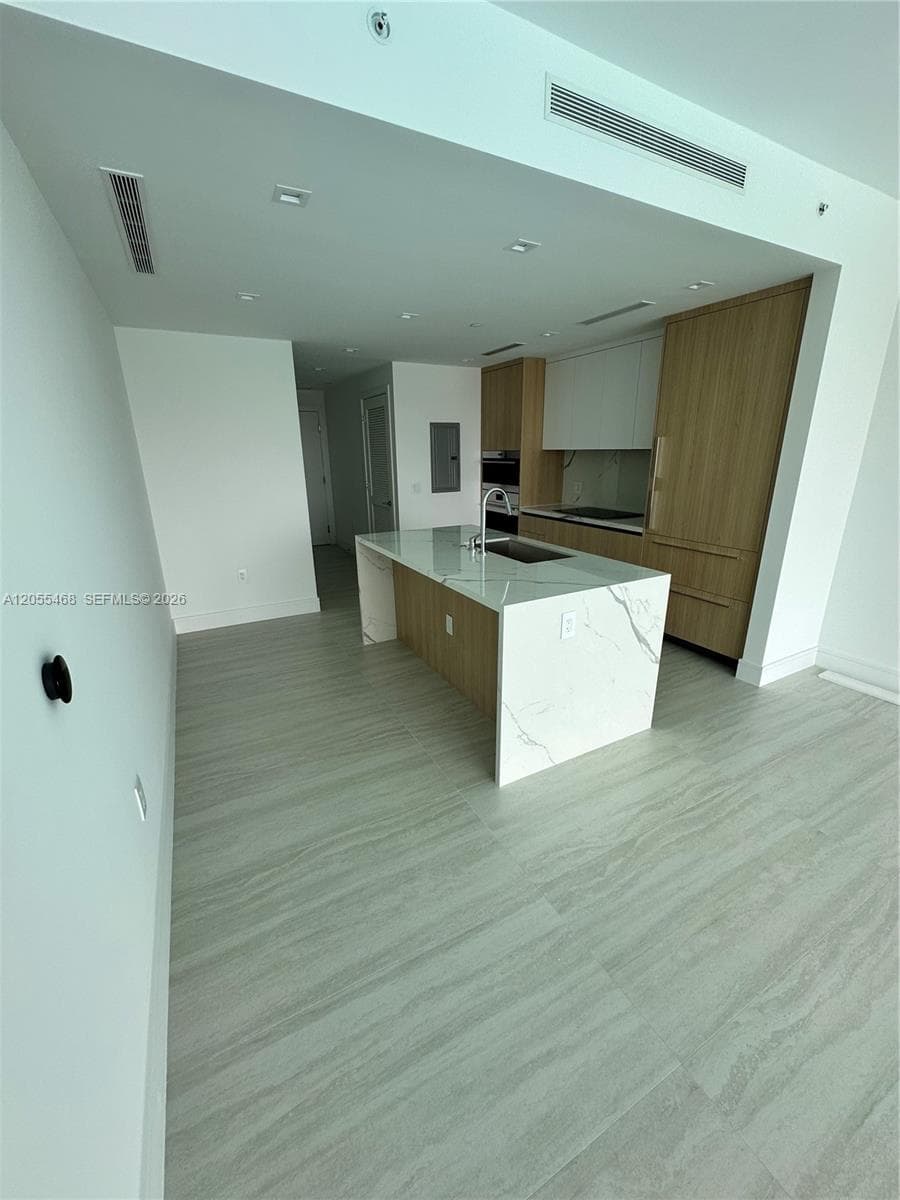 2411 Laguna Cir # 1407, North Miami, FL 33181 photo 8