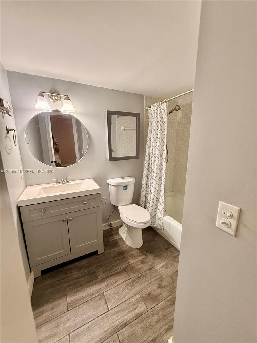 200 Jacaranda Country Club Dr # 4B, Plantation, FL 33324 photo 11