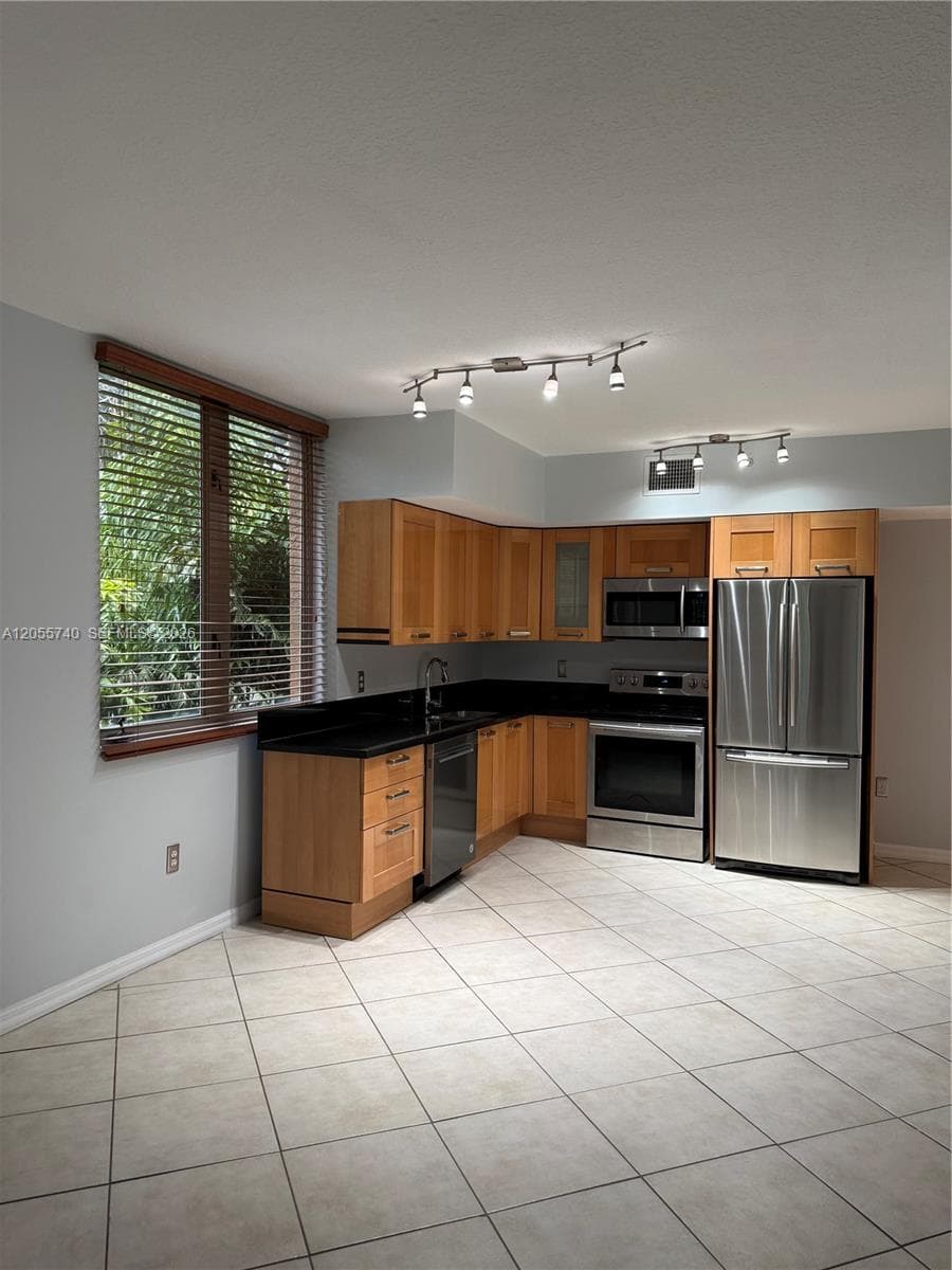 2630 SW 28th St # 33, Miami, FL 33133 photo 13