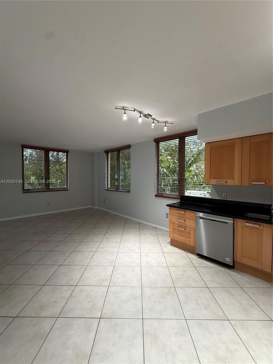 2630 SW 28th St # 33, Miami, FL 33133 photo 12
