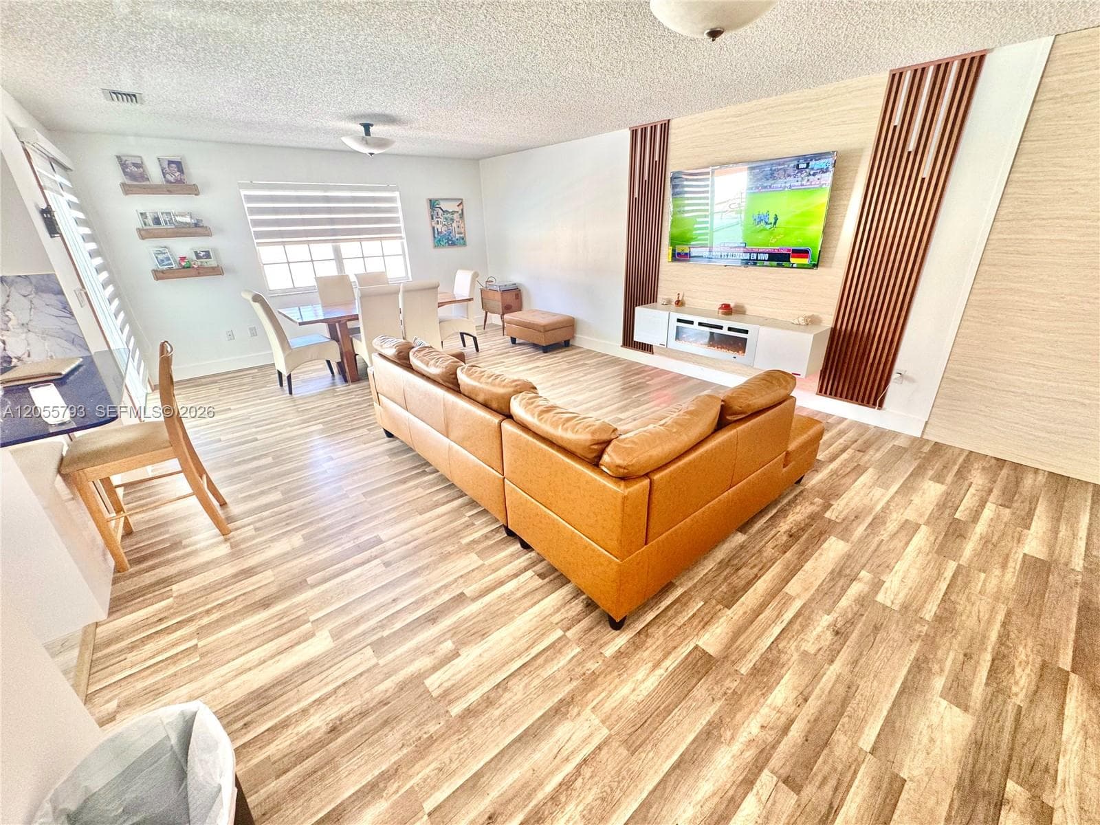 18701 Wentworth Dr, Hialeah, FL 33015 photo 9