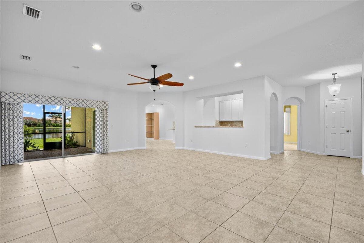 12158 SW AVENTINO Drive, Port St. Lucie, FL 34987 photo 7