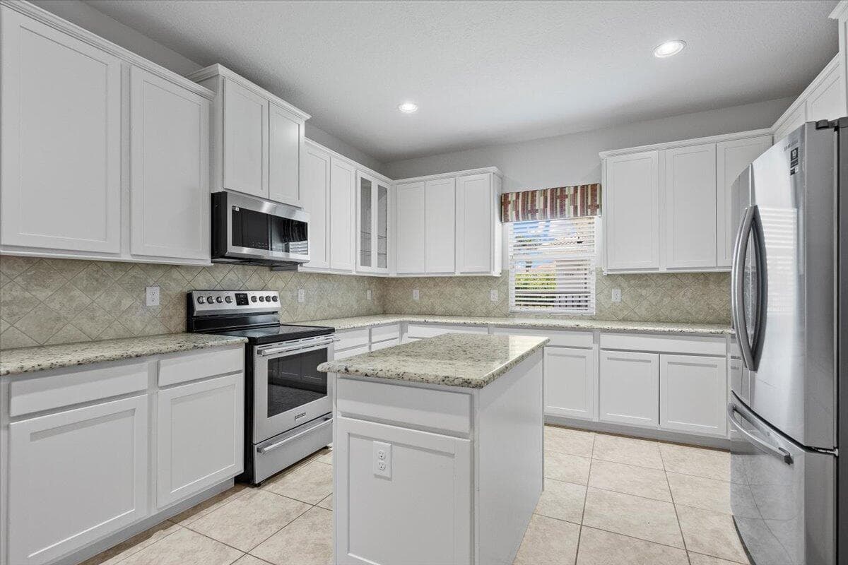 12158 SW AVENTINO Drive, Port St. Lucie, FL 34987 photo 9
