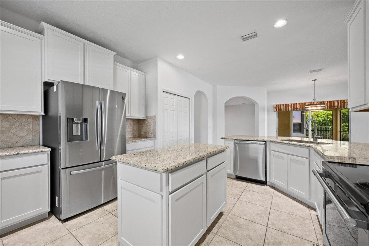 12158 SW AVENTINO Drive, Port St. Lucie, FL 34987 photo 10