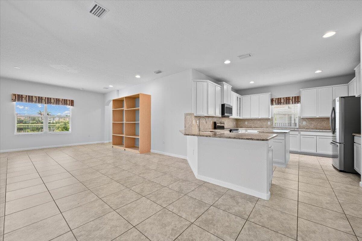 12158 SW AVENTINO Drive, Port St. Lucie, FL 34987 photo 11