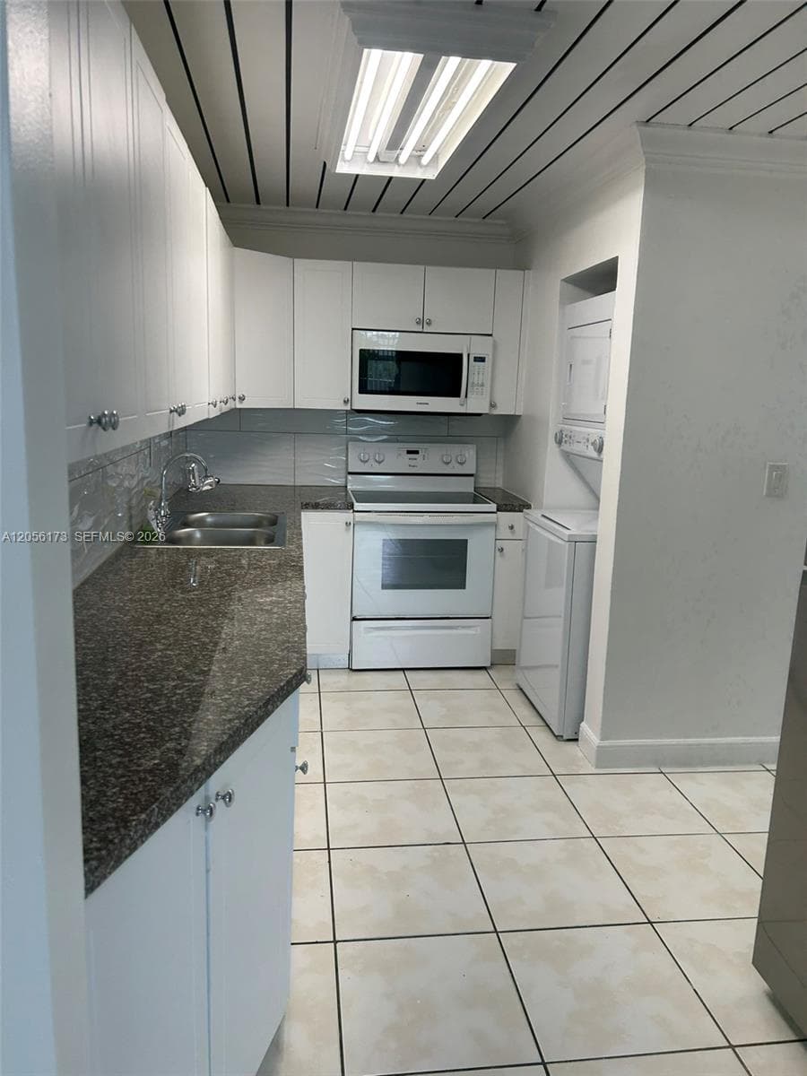 10000 NW 80th Ct # 2456, Hialeah Gardens, FL 33016 photo 13