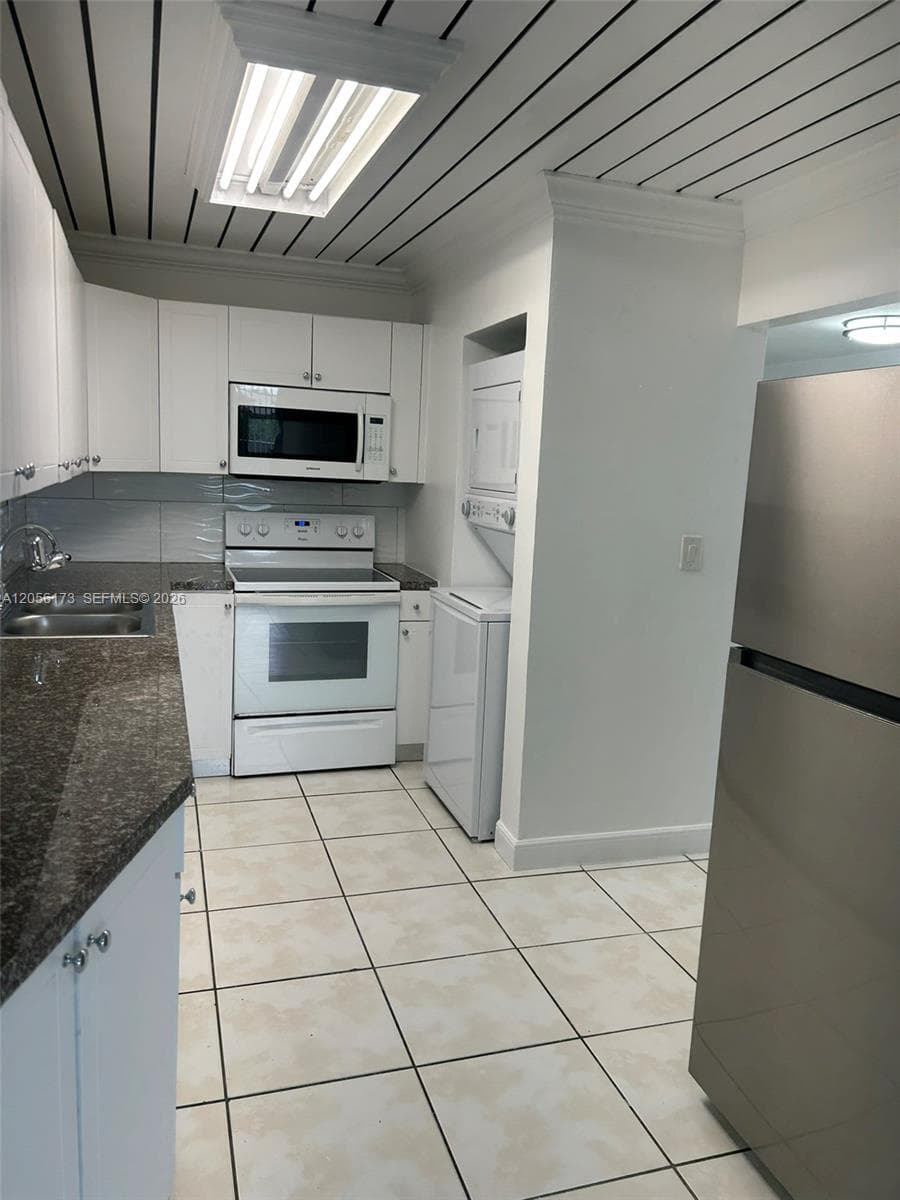 10000 NW 80th Ct # 2456, Hialeah Gardens, FL 33016 photo 12
