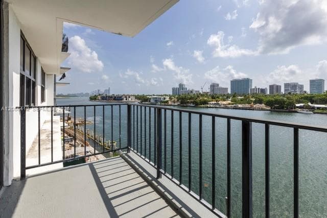 10101 E Bay Harbor Dr # 504, Bay Harbor Islands, FL 33154