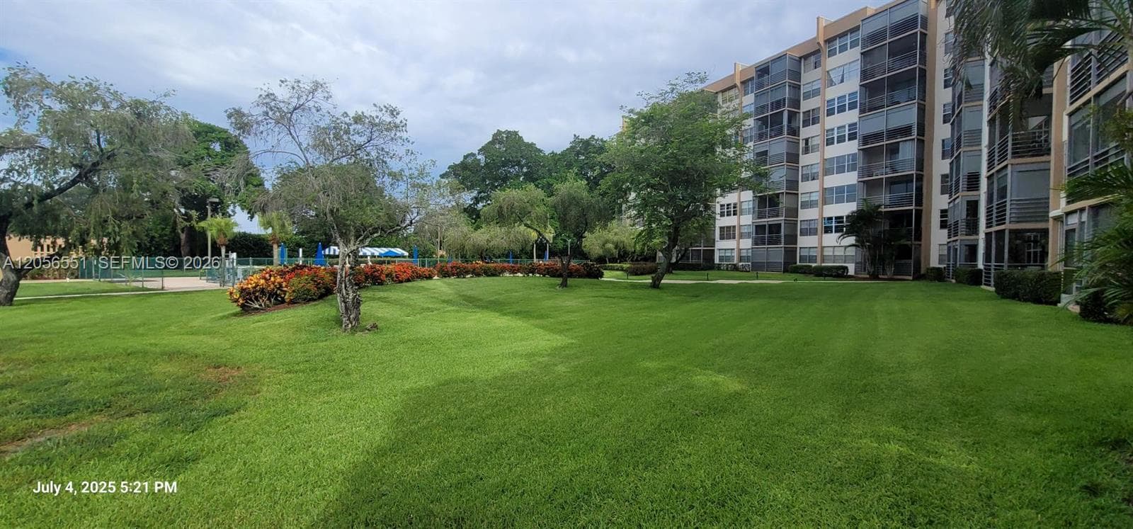 1300 Saint Charles Pl # L19, Pembroke Pines, FL 33026 photo 7