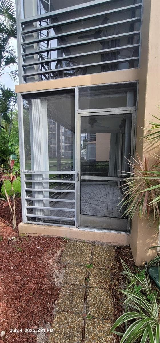 1300 Saint Charles Pl # L19, Pembroke Pines, FL 33026 photo 5