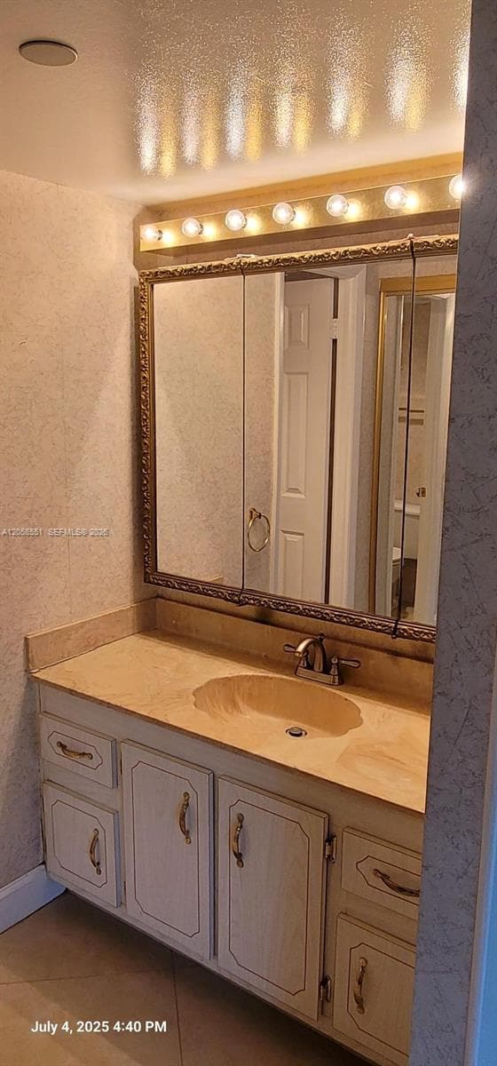 1300 Saint Charles Pl # L19, Pembroke Pines, FL 33026 photo 9