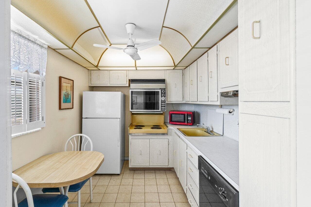 2615 NE 3rd Court # 308, Boynton Beach, FL 33435 photo 6