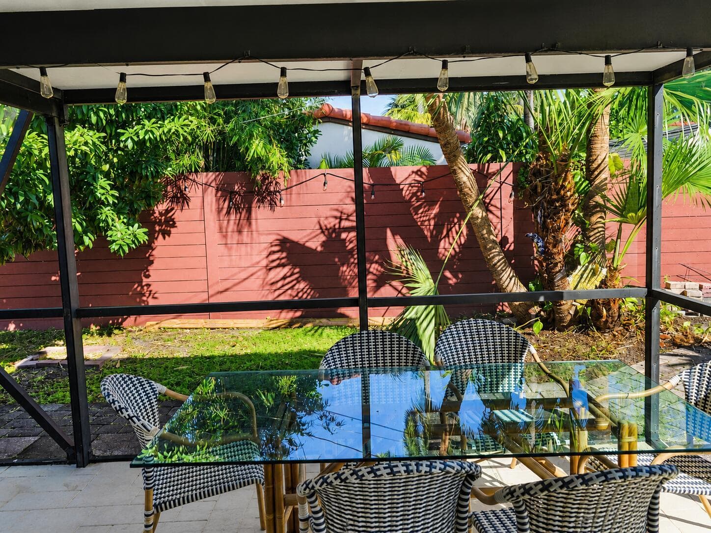819 NE 2ND Court, Hallandale Beach, FL 33009 photo 9