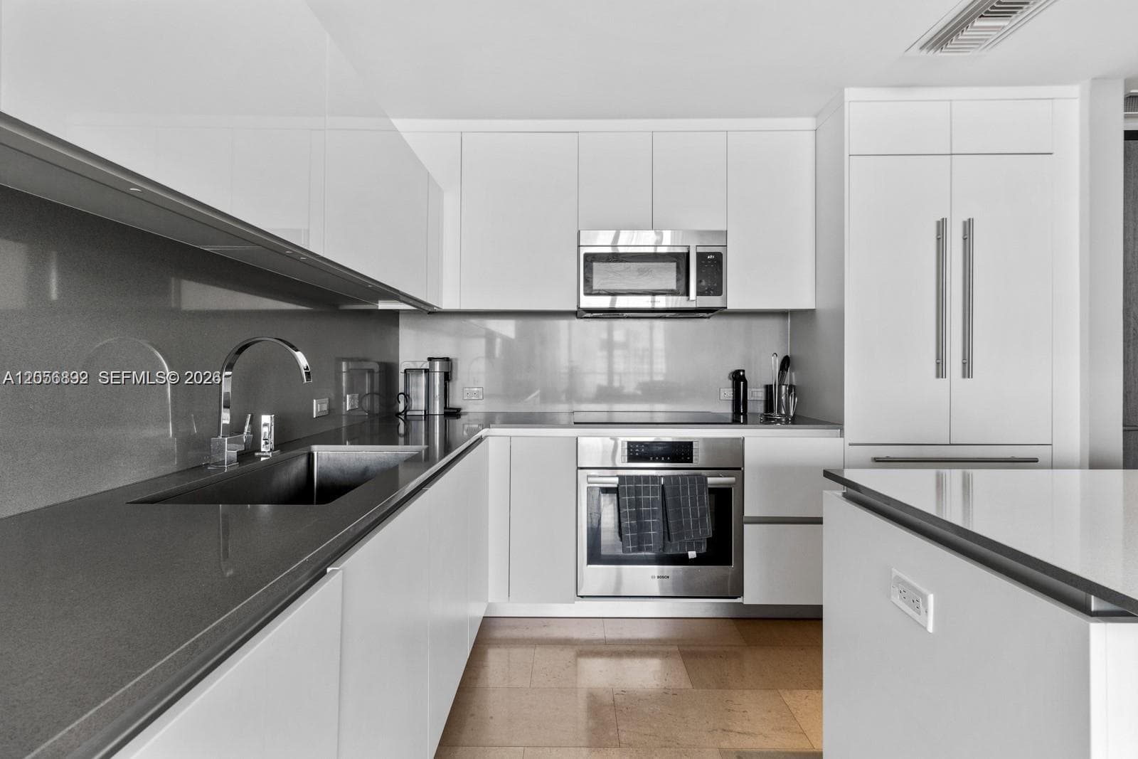 88 SW 7th St # 3909, Miami, FL 33130 photo 13